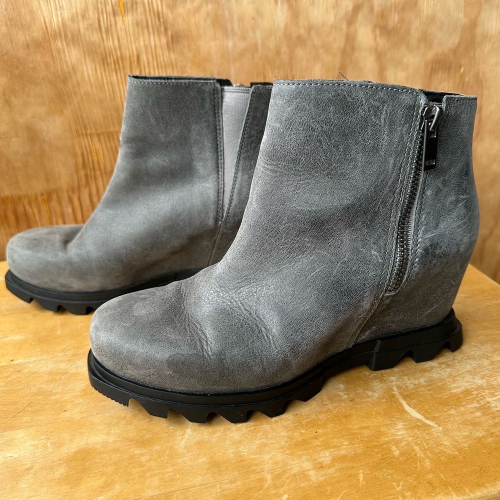 Sorel Joan of Artic Wedge III Quarry Black Gray Leather Side Zip Ankle Boot